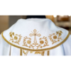 Casula sacerdotale barocca in cotone setato, collo ad anello e pietre preziose - AR - immagine 3